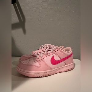 triple pink nike dunks